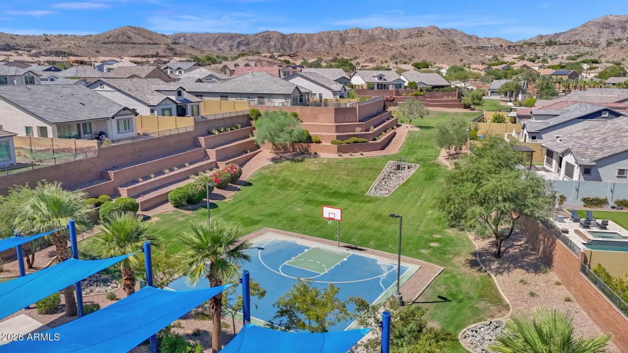 Real Estate Picture 33