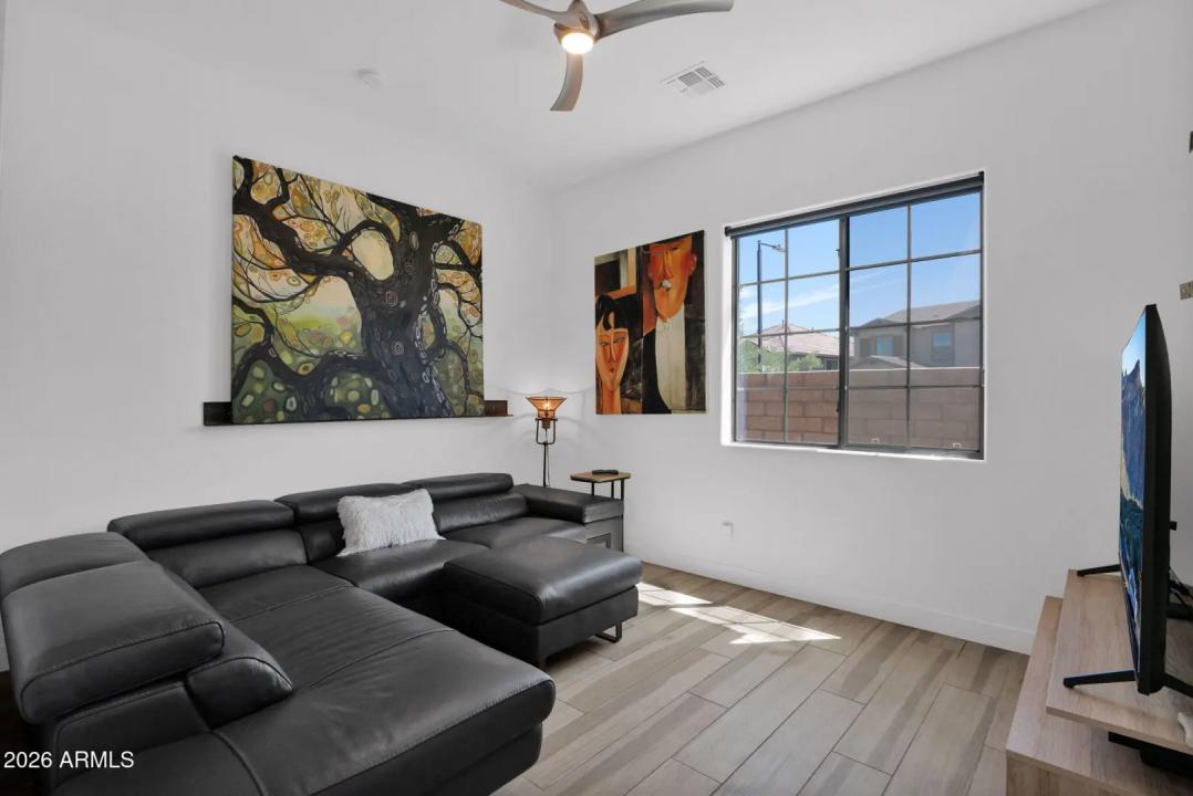 Real Estate Picture 20