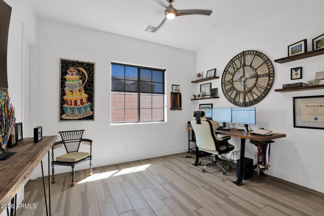 Real Estate Picture 22