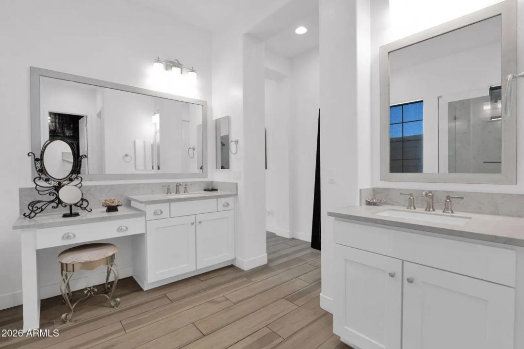 Real Estate Picture 18