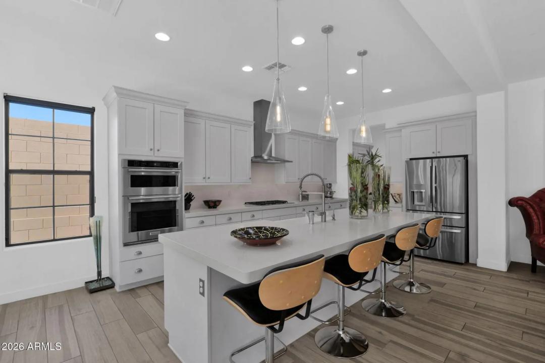 Real Estate Picture 5