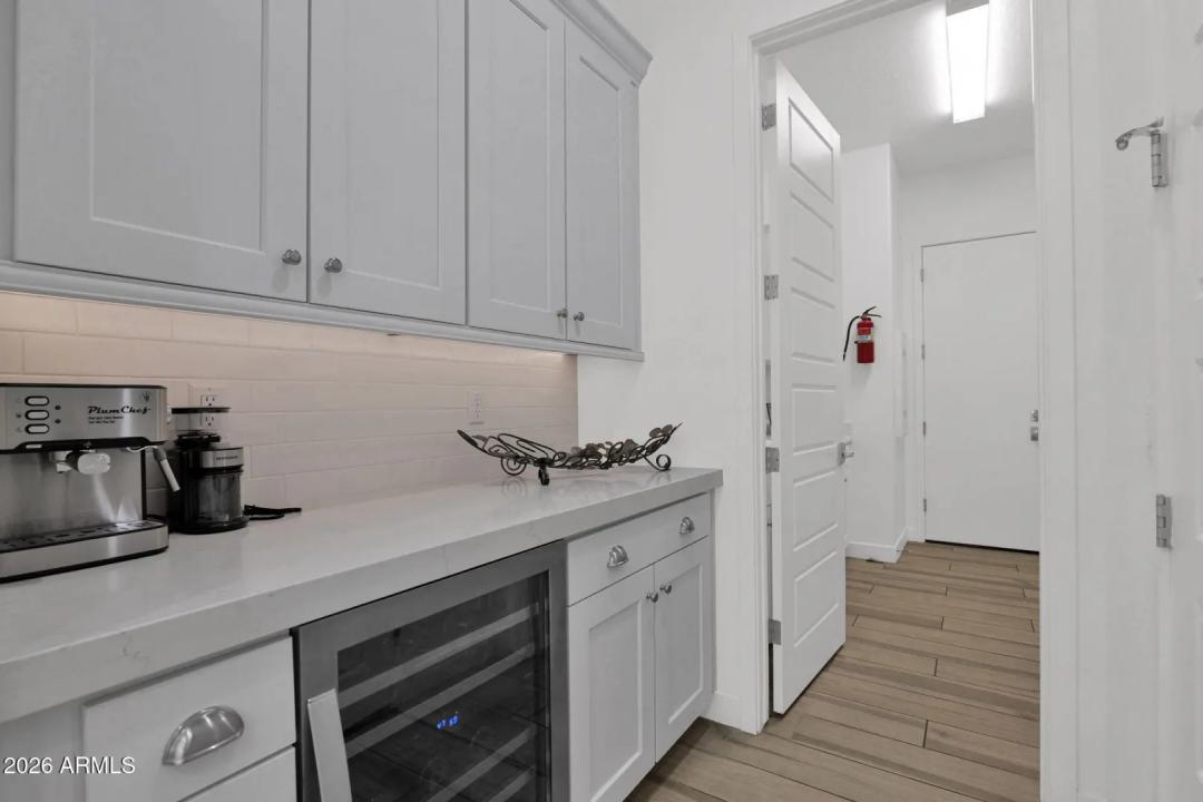 Real Estate Picture 9