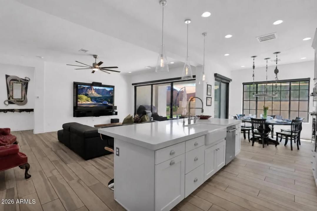 Real Estate Picture 6