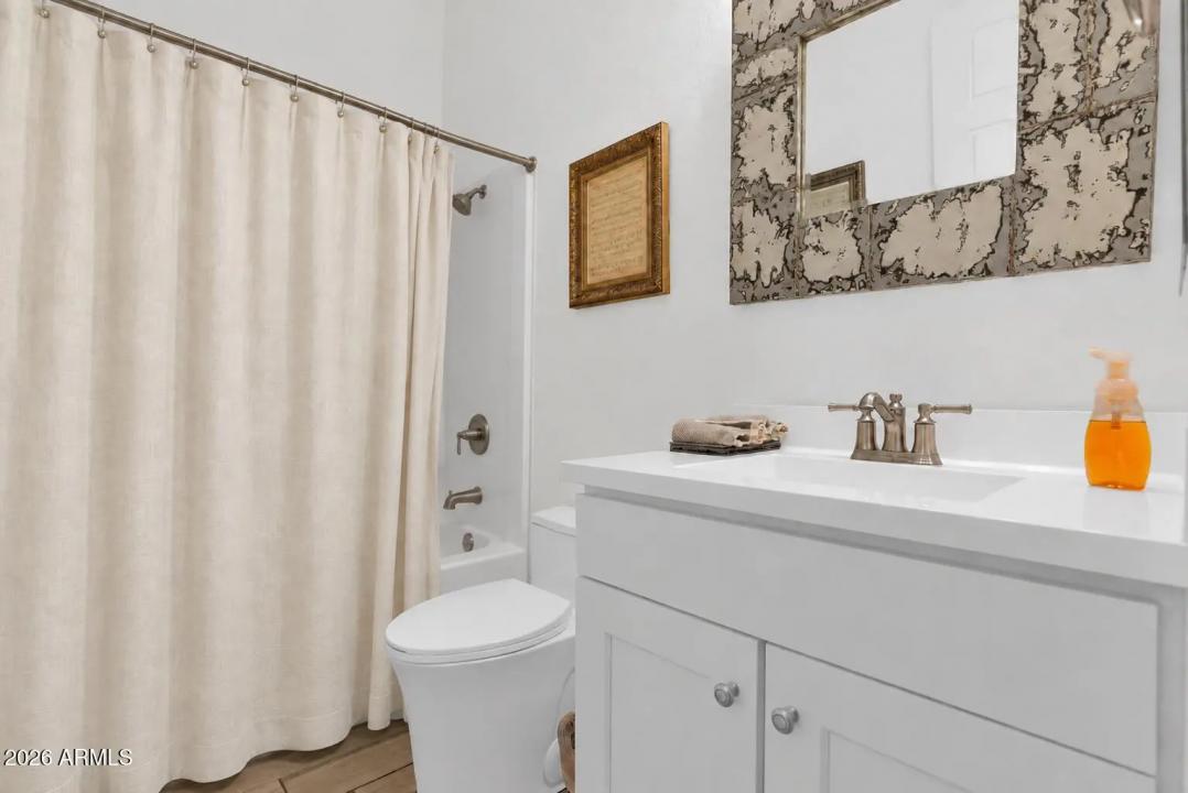 Real Estate Picture 23