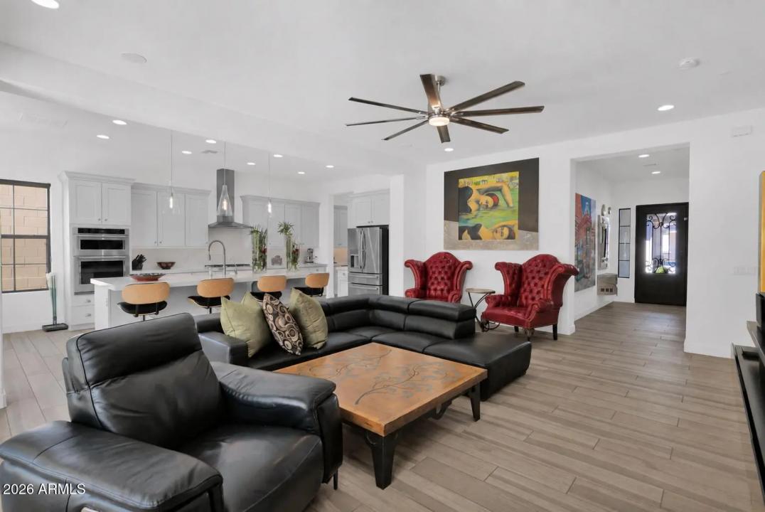 Real Estate Picture 14