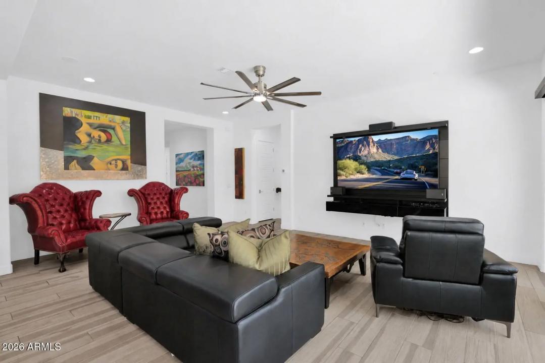 Real Estate Picture 15
