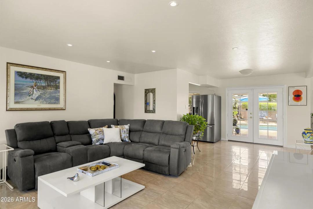 Real Estate Picture 7