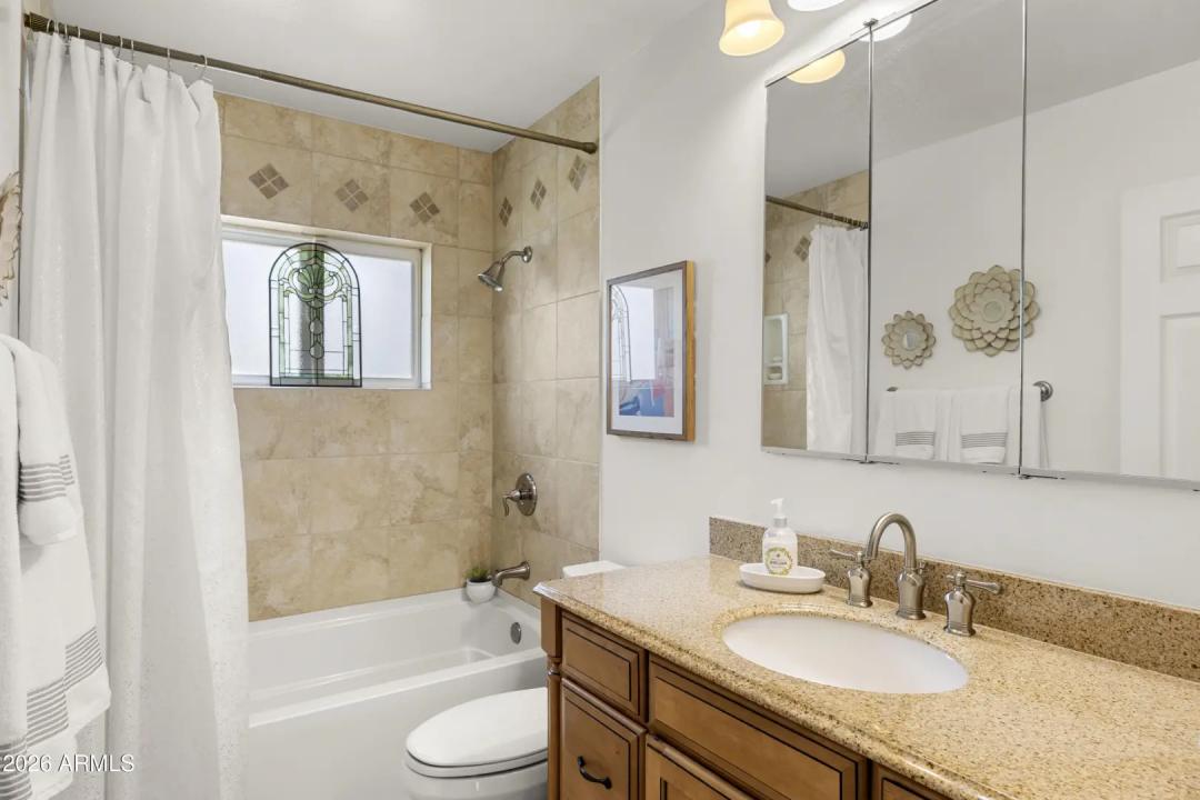 Real Estate Picture 17