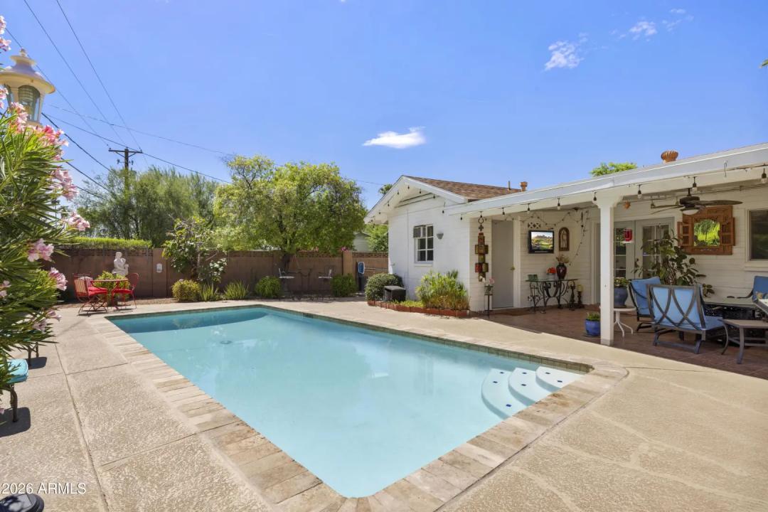 Real Estate Picture 22