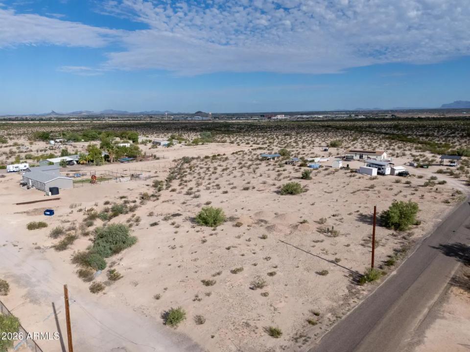 Real Estate Picture 9