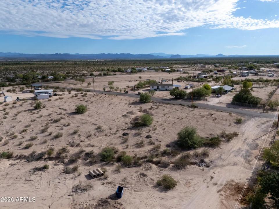 Real Estate Picture 8