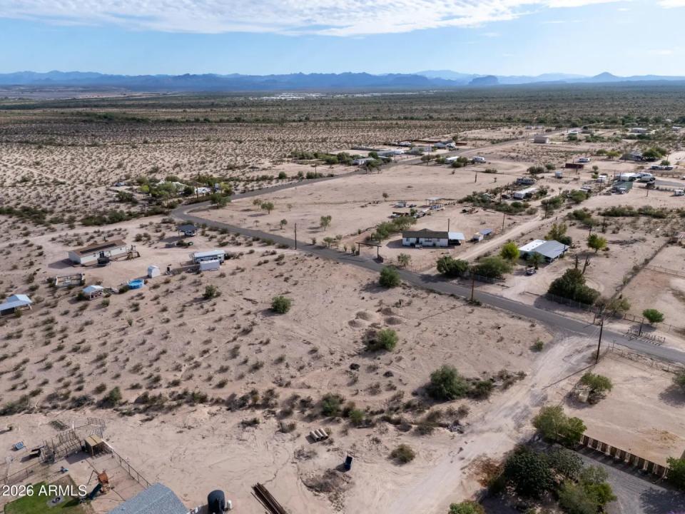 Real Estate Picture 15