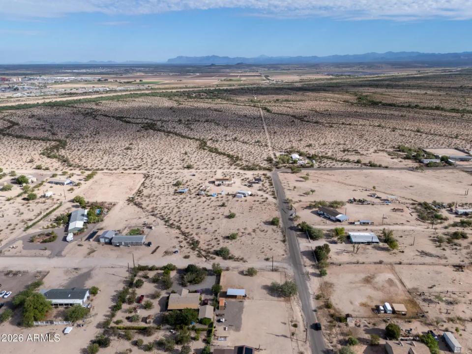 Real Estate Picture 18