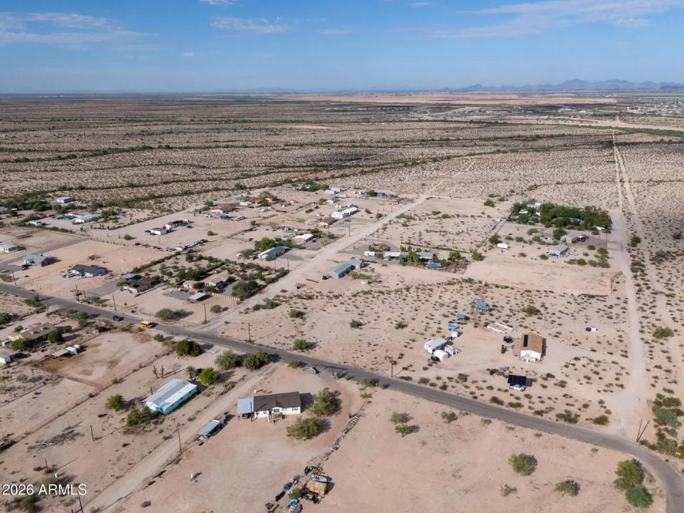 Real Estate Picture 22