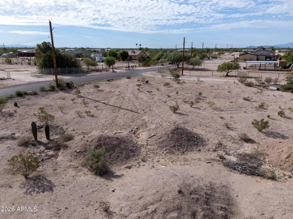 Real Estate Picture 25