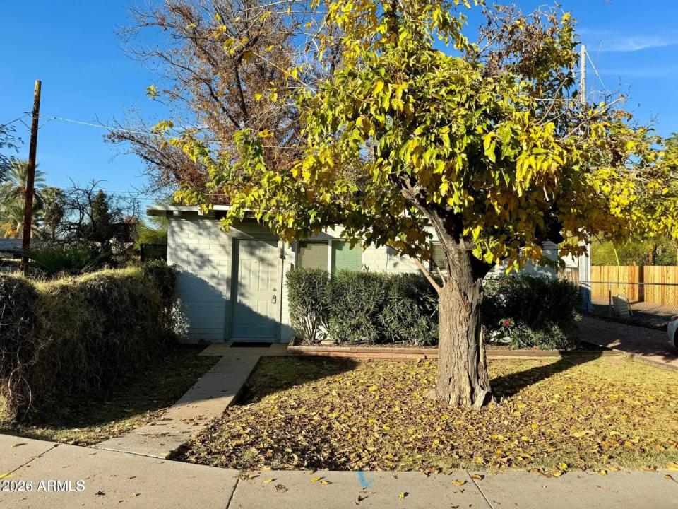 Real Estate Picture 1