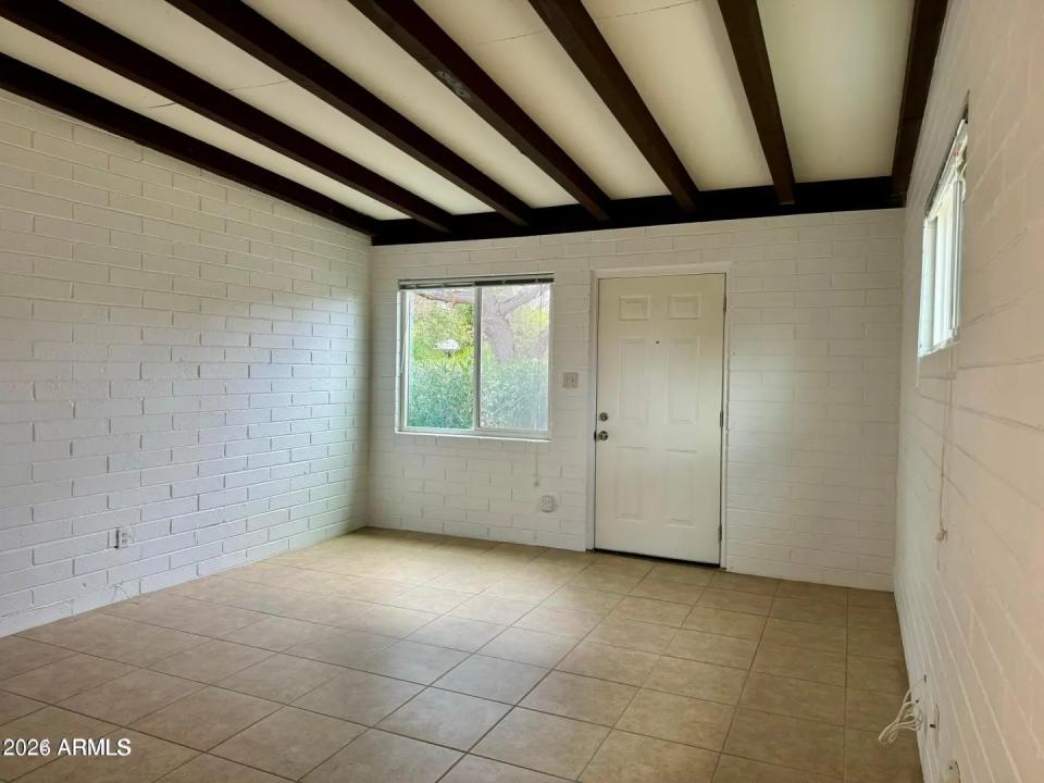 Real Estate Picture 5