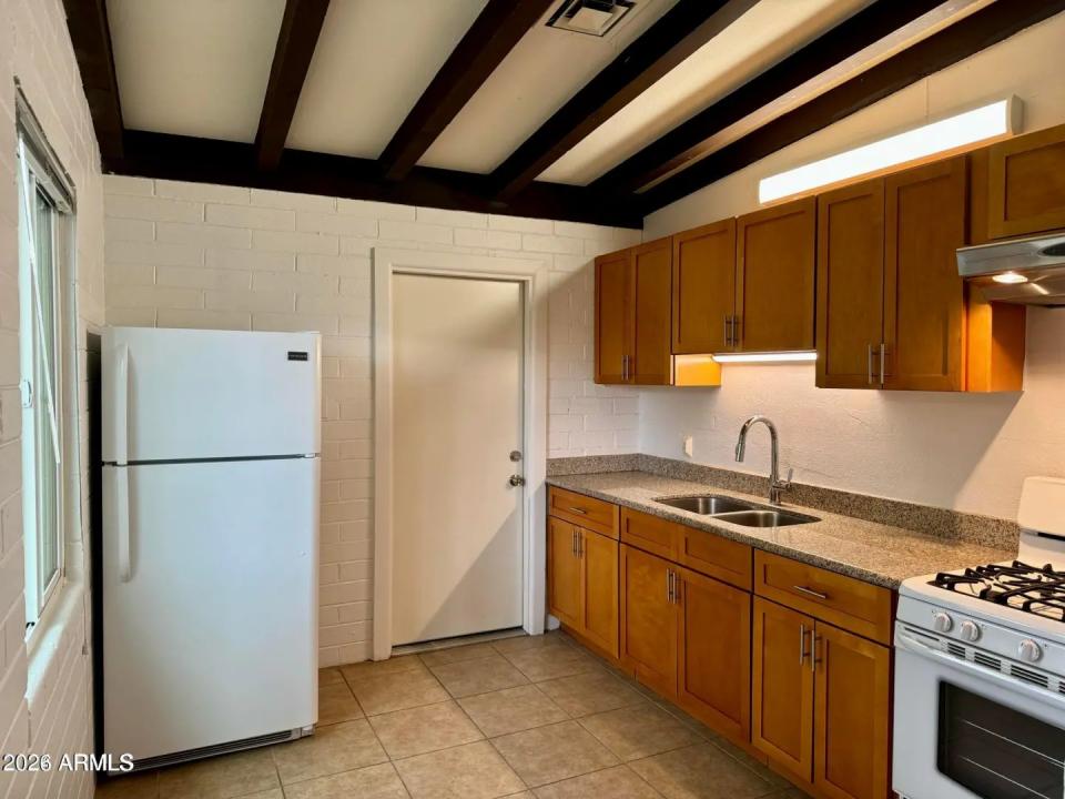 Real Estate Picture 9