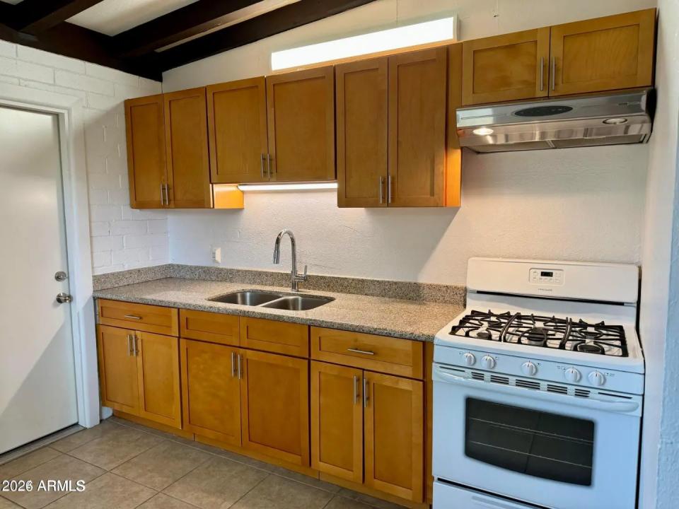 Real Estate Picture 11