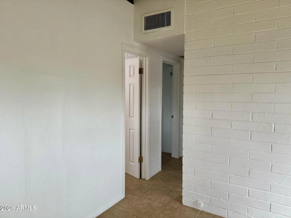 Real Estate Picture 12