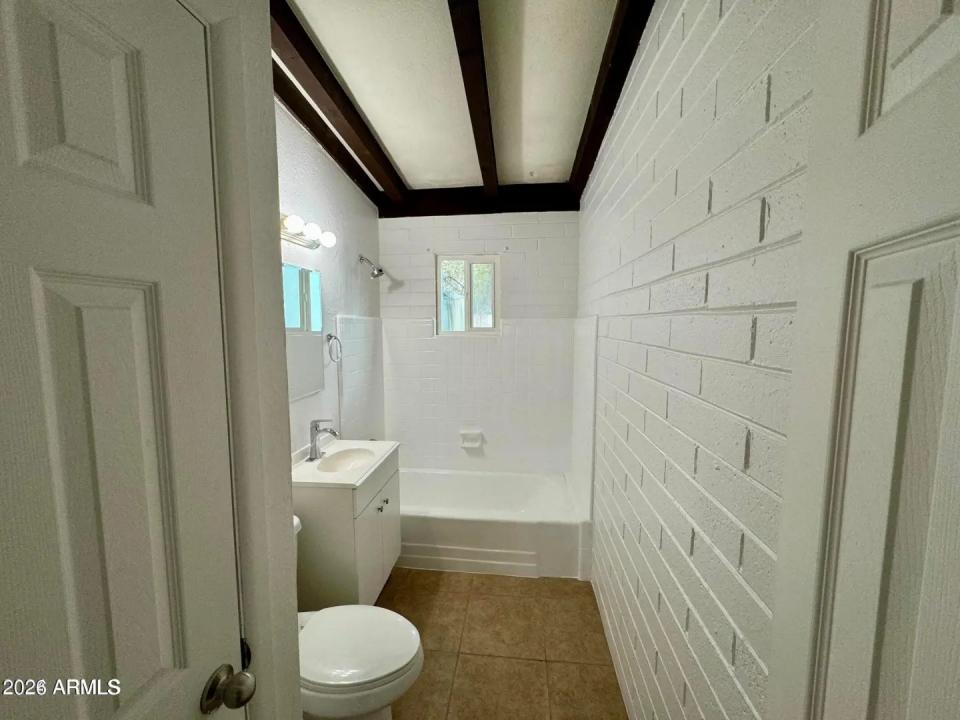 Real Estate Picture 13