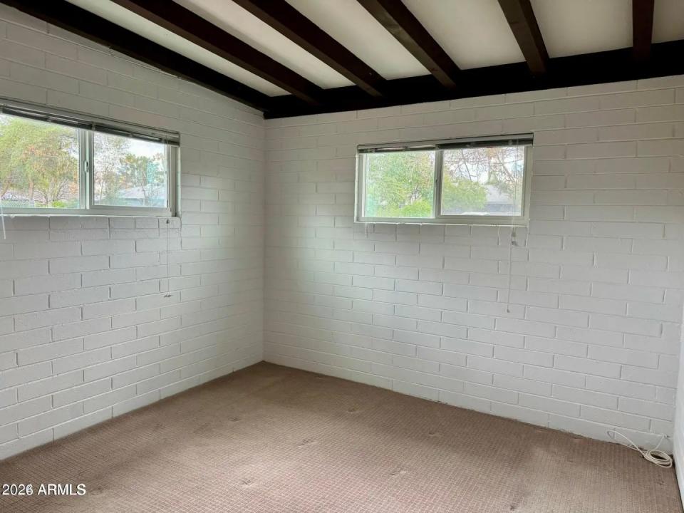 Real Estate Picture 16