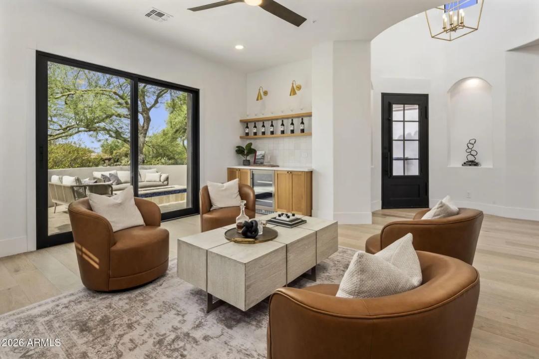 Real Estate Picture 5