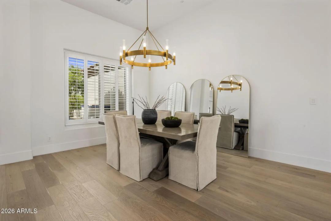 Real Estate Picture 7