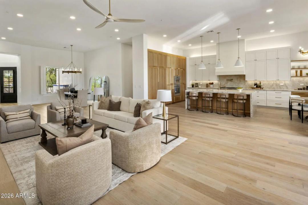 Real Estate Picture 10