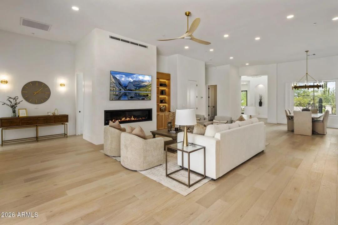 Real Estate Picture 12