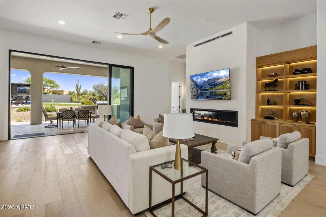 Real Estate Picture 13