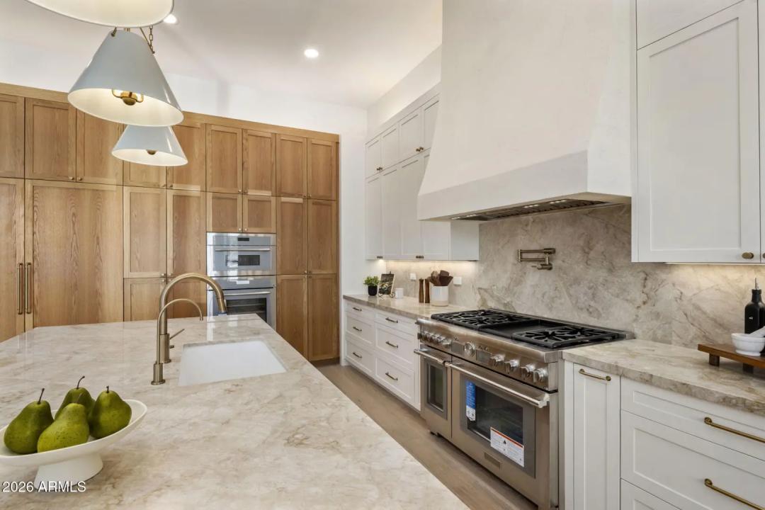 Real Estate Picture 15