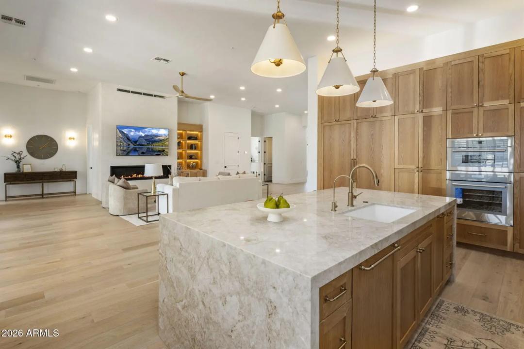 Real Estate Picture 16