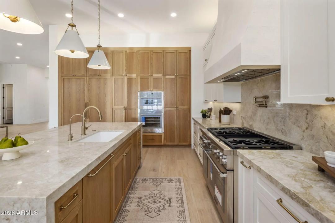 Real Estate Picture 17
