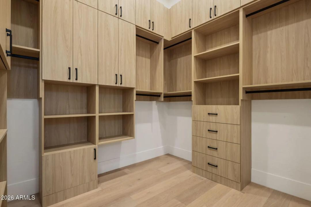 Real Estate Picture 25