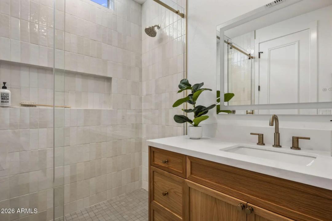Real Estate Picture 30
