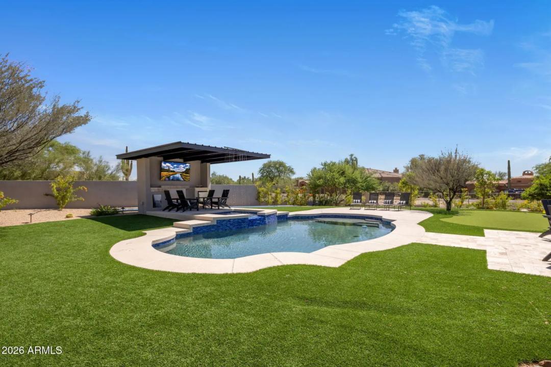 Real Estate Picture 33