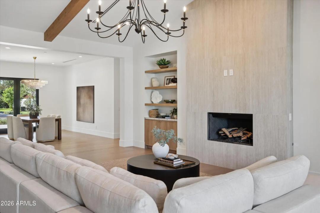 Real Estate Picture 5