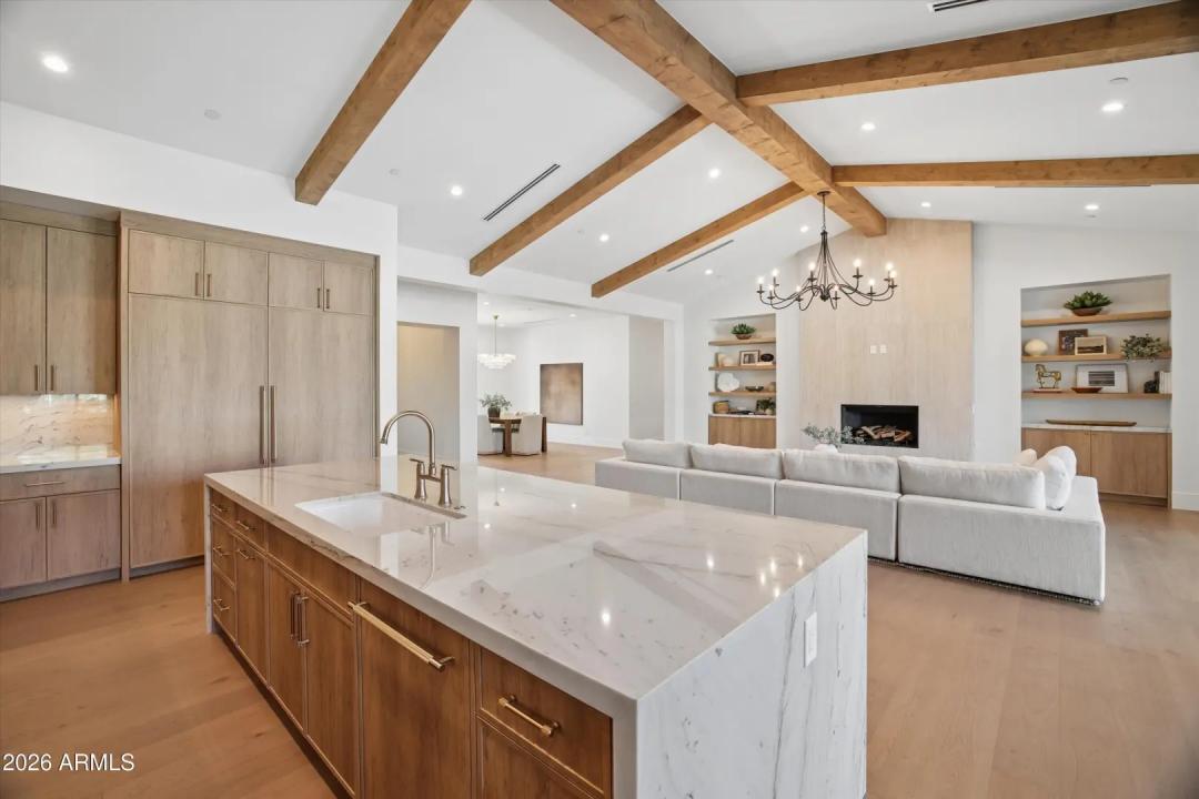 Real Estate Picture 6