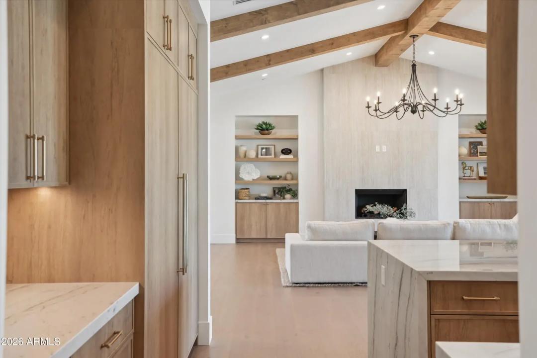 Real Estate Picture 12
