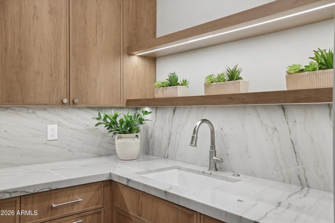 Real Estate Picture 14