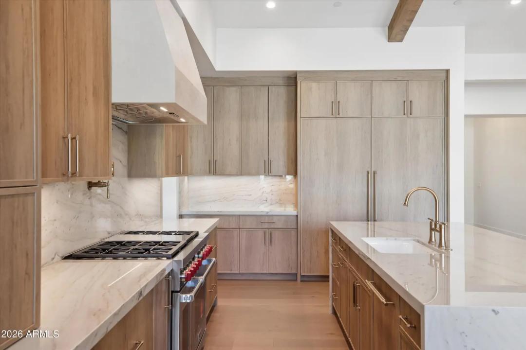 Real Estate Picture 9