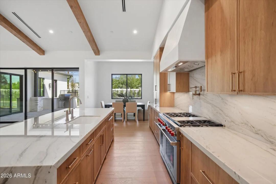 Real Estate Picture 10