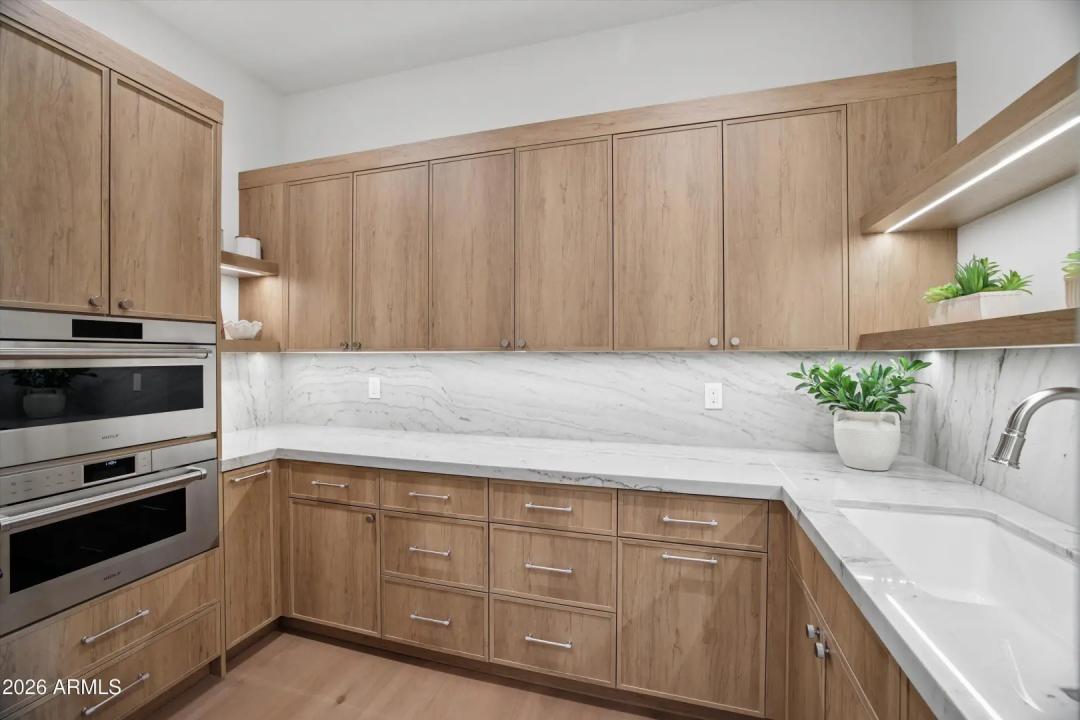 Real Estate Picture 13