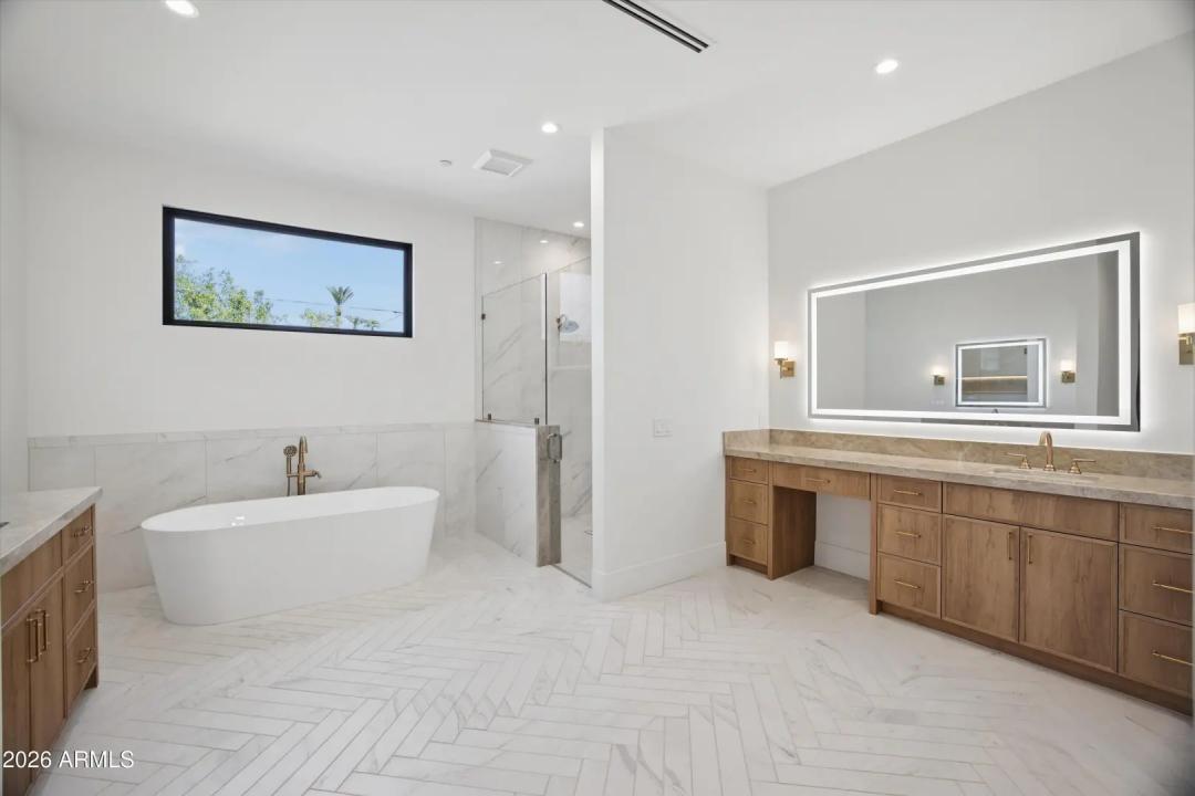 Real Estate Picture 19