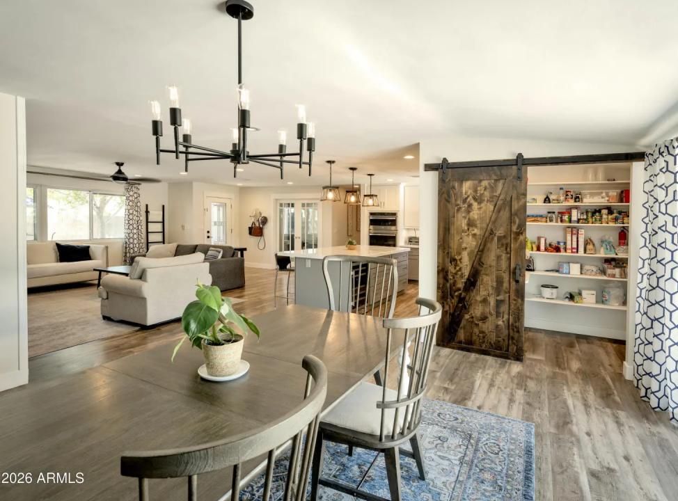 Real Estate Picture 4
