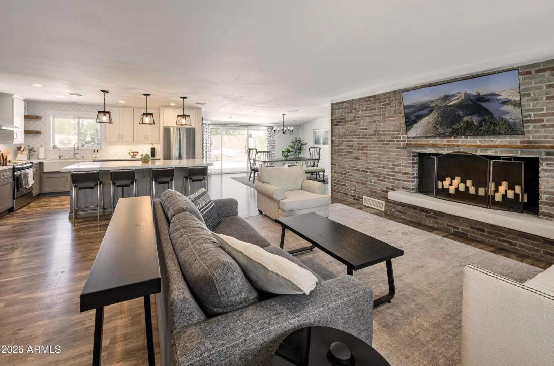 Real Estate Picture 6