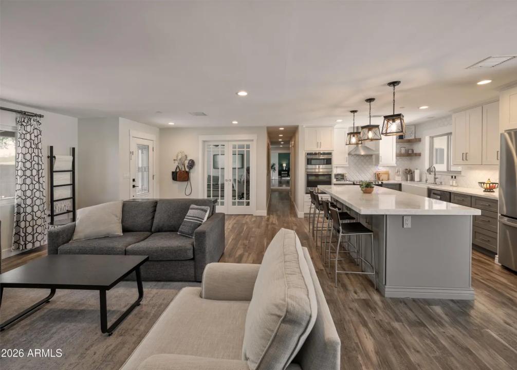 Real Estate Picture 7