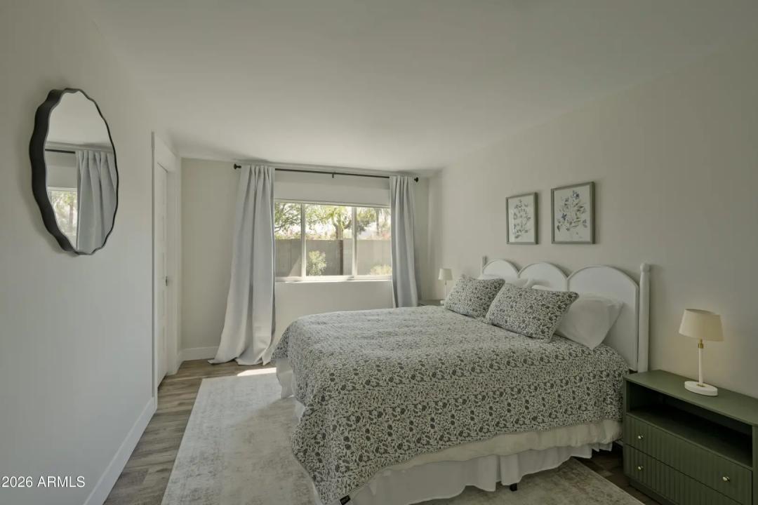 Real Estate Picture 13