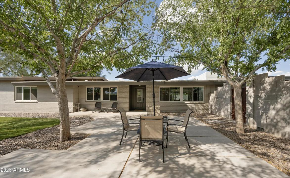 Real Estate Picture 17